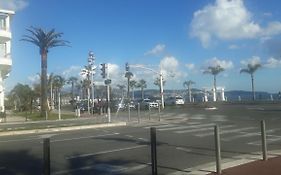 Nice BEACH PROMENADE Tramway 100m -2 double beds